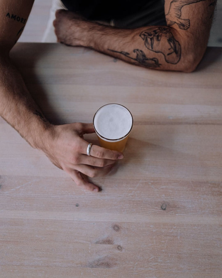 ¿Conoces los beneficios de la cerveza para tu salud? - BOXSR - rutinas de cosmética masculina natural premium, cuidado personal para hombres, kit cuidado facial antiarrugas, antiojeras y crema cara hombre con vitamina C y acido hialuronico